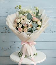 Букет цветов из:  Розы и Лизиантусы в Купино