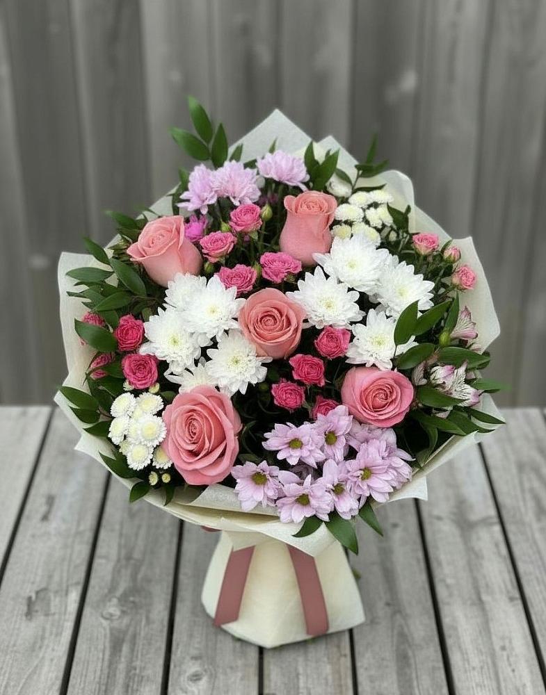 Букет цветов из: Альстромерии, Гвоздики, Розы и Хризантемы в Купино