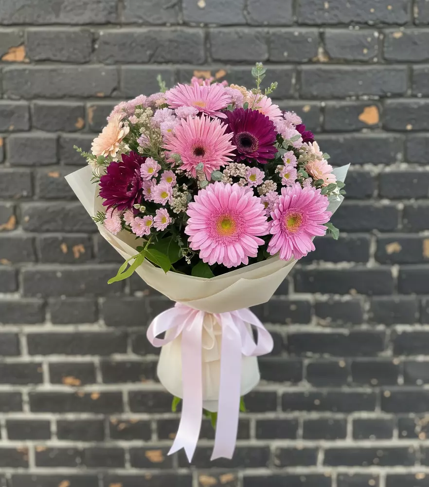 Букет цветов из: Герберы и Хризантемы в Купино