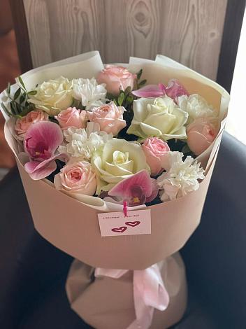Букет цветов из: Орхидеи, Розы и Гвоздики в Купино