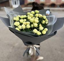 Букет Белые кустовые розы Солинеро в Купино