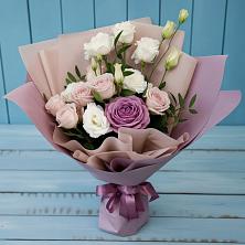 Букет цветов из:  Розы и Лизиантусы в Купино