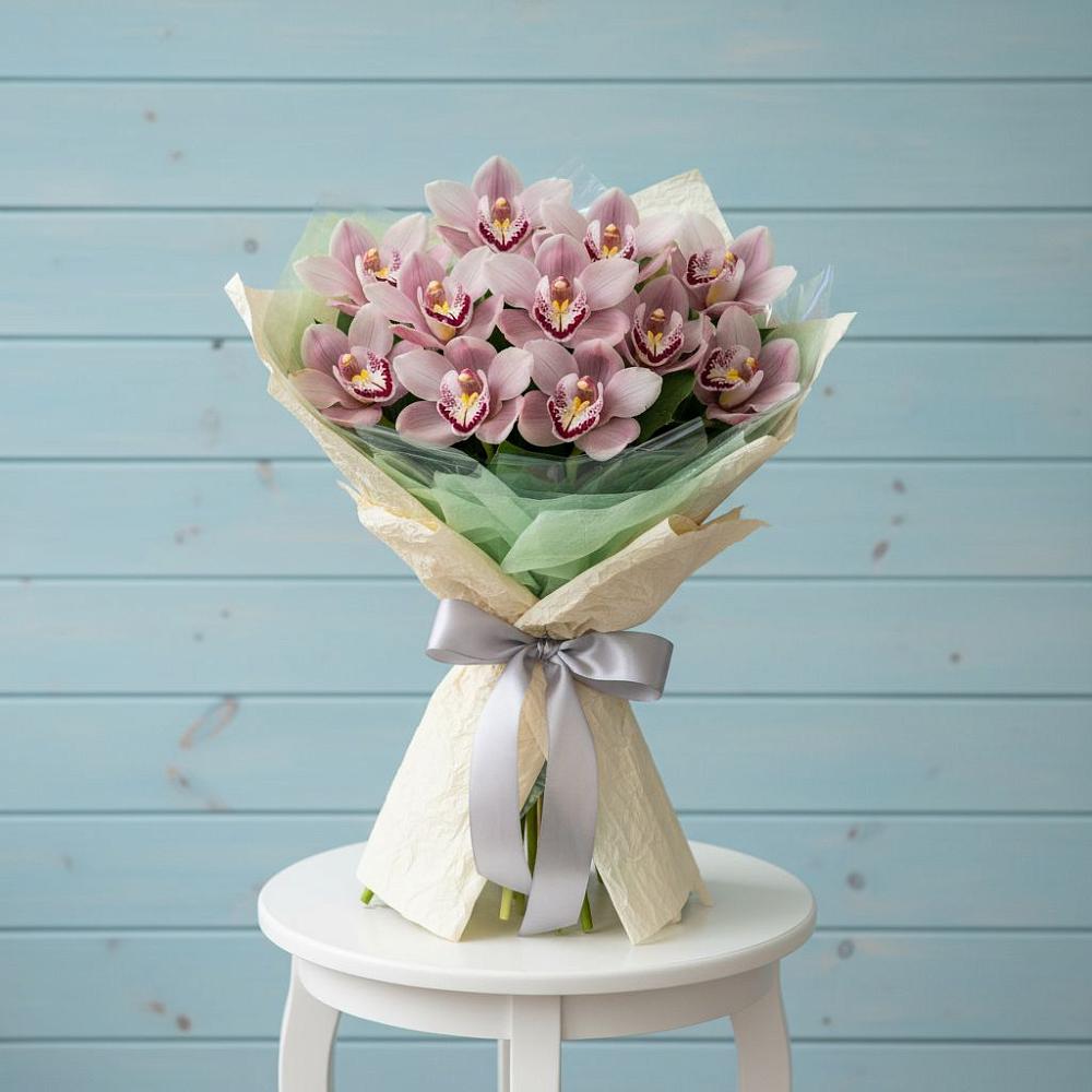 Букет цветов из: Орхидеи и Розы в Купино