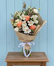 Букет цветов из:  Альстромерии, Лизиантусы, Розы и Хризантемы #REPLACE_PRED# Купино