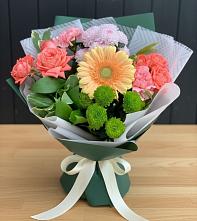 Букет цветов из:  Гвоздики, Розы, Герберы и Хризантемы в Купино
