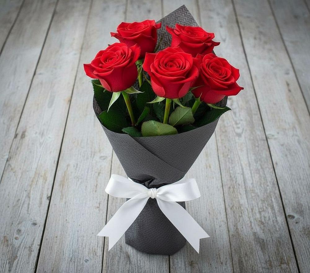 Букет 5 Красных роз Эдлесс Лав в Купино