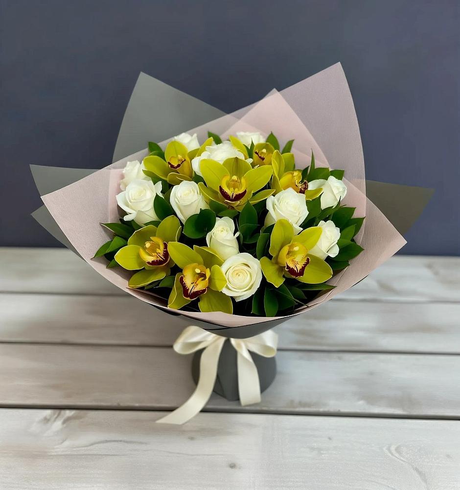 Букет цветов из: Орхидеи и Розы в Купино