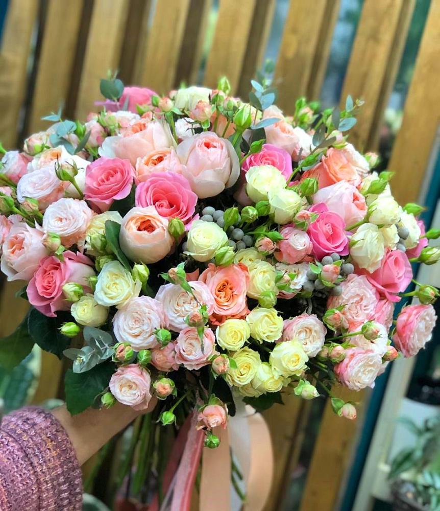 Букет цветов из: Розы в Купино