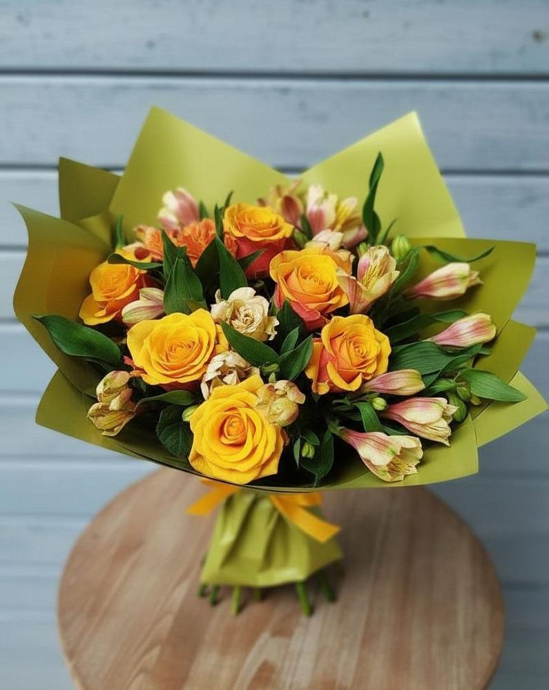 Букет цветов из: Альстромерии и Розы в Купино