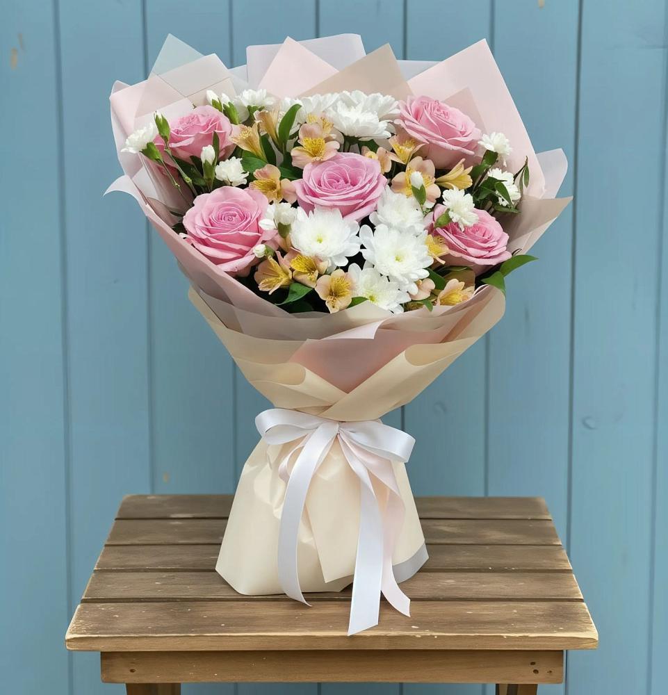 Букет цветов из: Гвоздики, Орхидеи и Розы в Купино