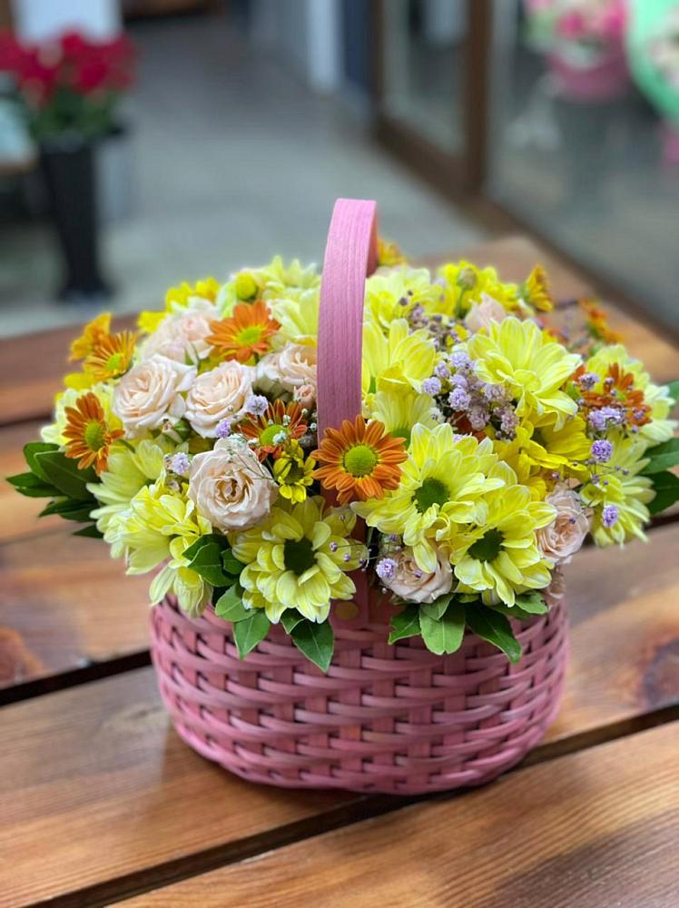 Цветочная композиция из Хризантемы и Розы в корзине в Купино