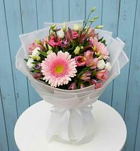 Букет цветов из:  Герберы, Альстромерии и Лизиантусы в Купино