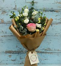 Букет цветов из:  Розы и Лизиантусы в Купино