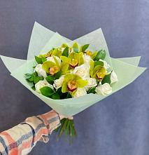 Букет цветов из:  Орхидеи и Розы в Купино